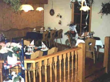 Hotel Restaurant Zur Krone Obersuhl Екстериор снимка